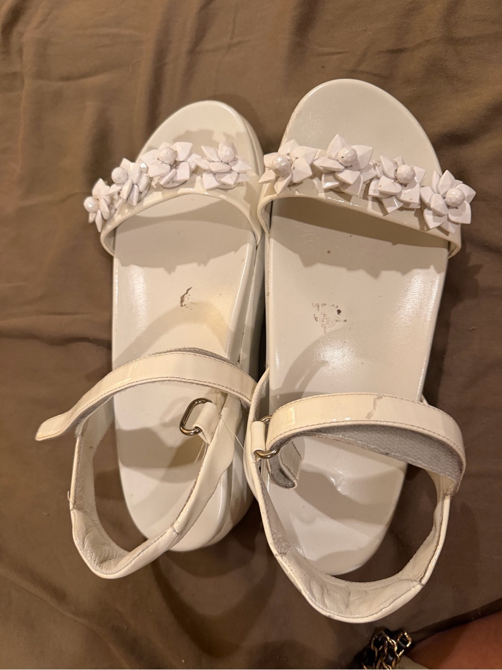 Women’s White Floral Strap Sandals